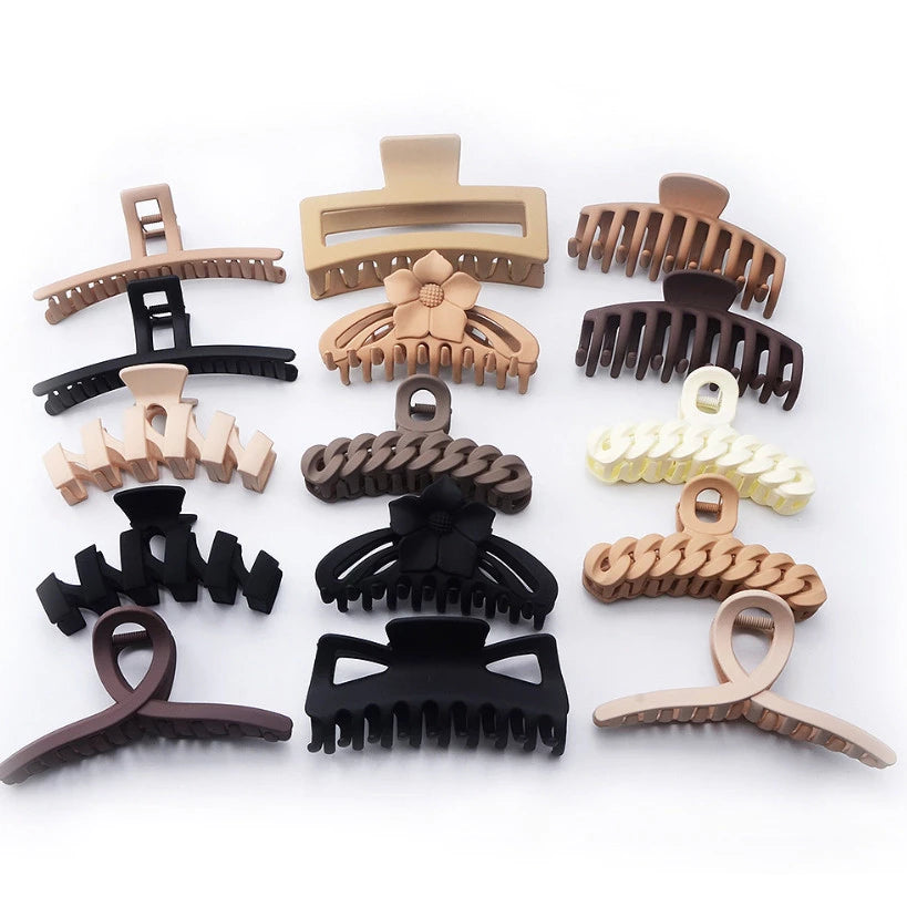PARÁBENS VOCE GANHOU UM! Kit com 3 Presilhas de Cabelo - Design Elegante e Tons Neutros